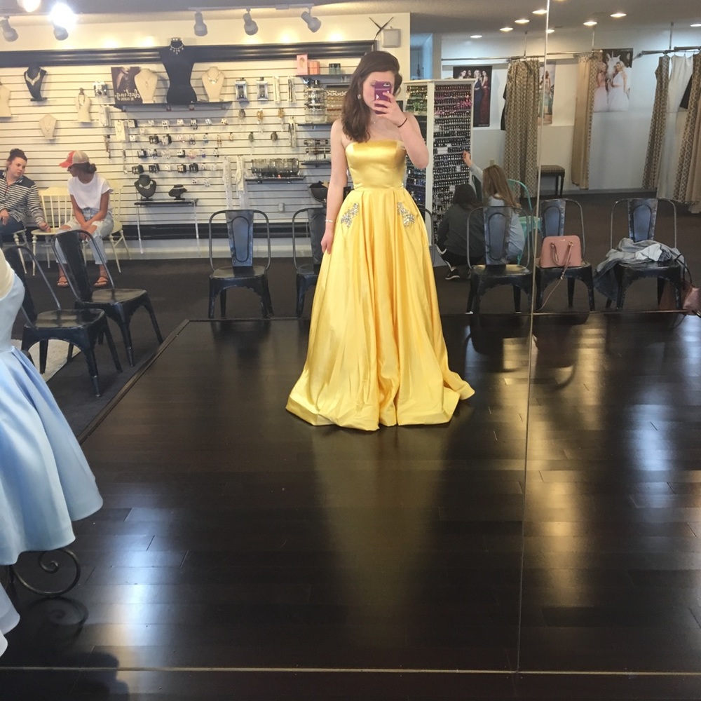 Sherri Hill never worn